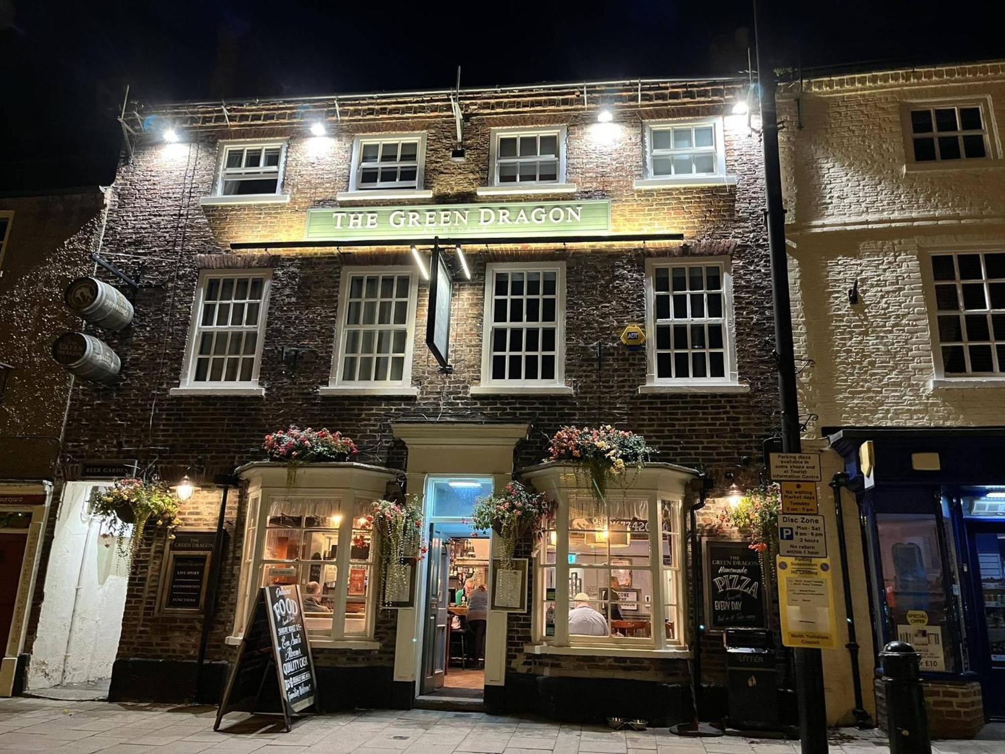 The Green Dragon At Bedale Exteriör bild